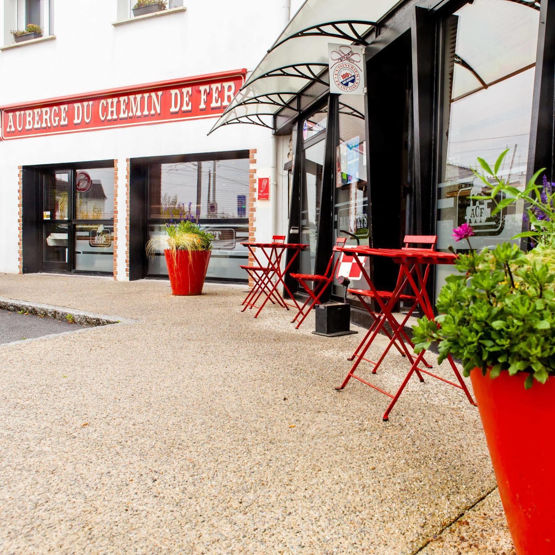 Appartements De L'Auberge Du Chemin De Fer Lanester Exterior photo